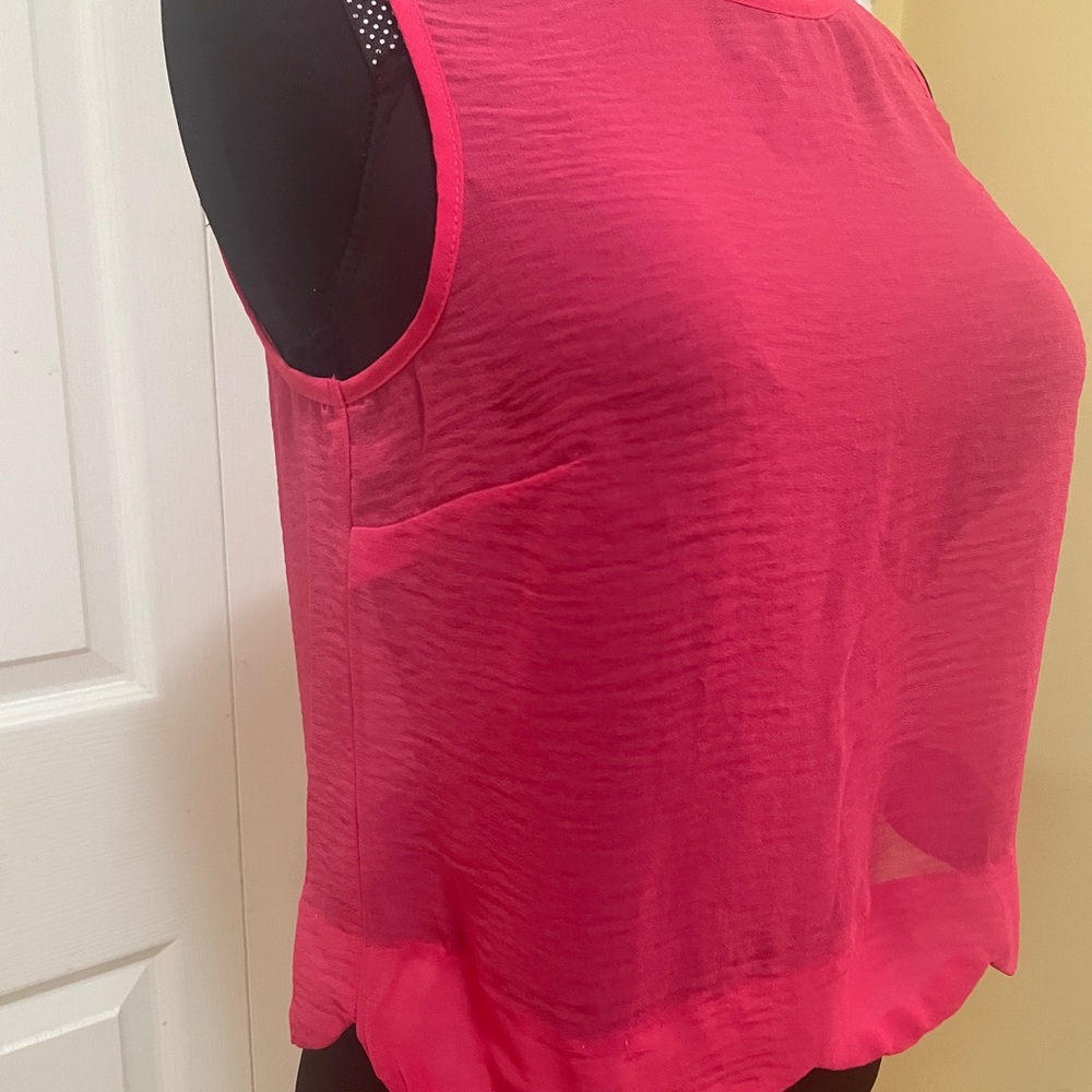 Three Pink Hearts Women's Pink Sleeveless Top size M